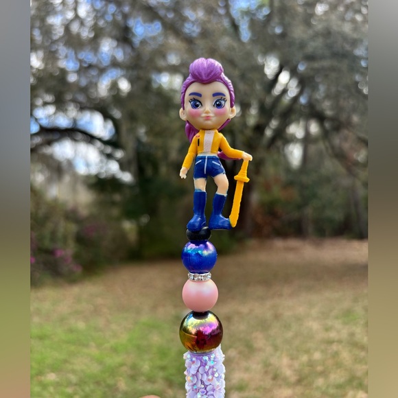 Custom Made Colorful Character Pen from Girl Band - Picture 3 of 4